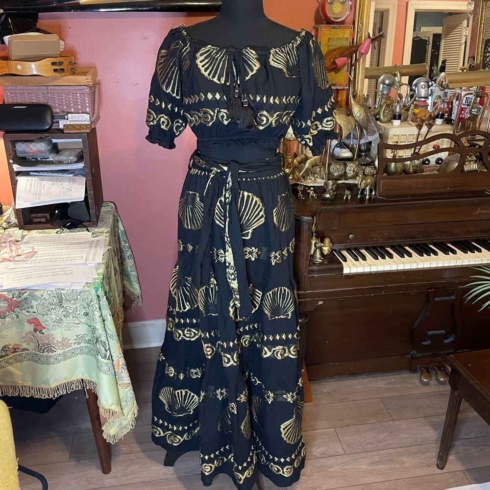 Nema Resort Wear gold shell and black maxi skirt and cropped top set S/M